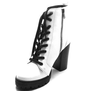 🥚 🐣 Steve Madden Laurie Booties